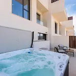 Stunning House With Private Jacuzzi And Sea Views