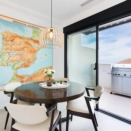 Feriehus Stunning House With Private Jacuzzi And Sea Views Málaga