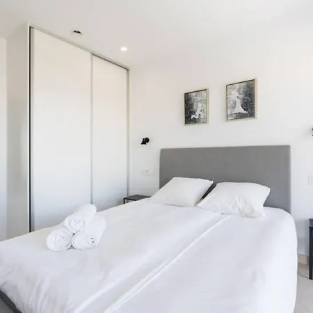 Stunning House With Private Jacuzzi And Sea Views Feriehus